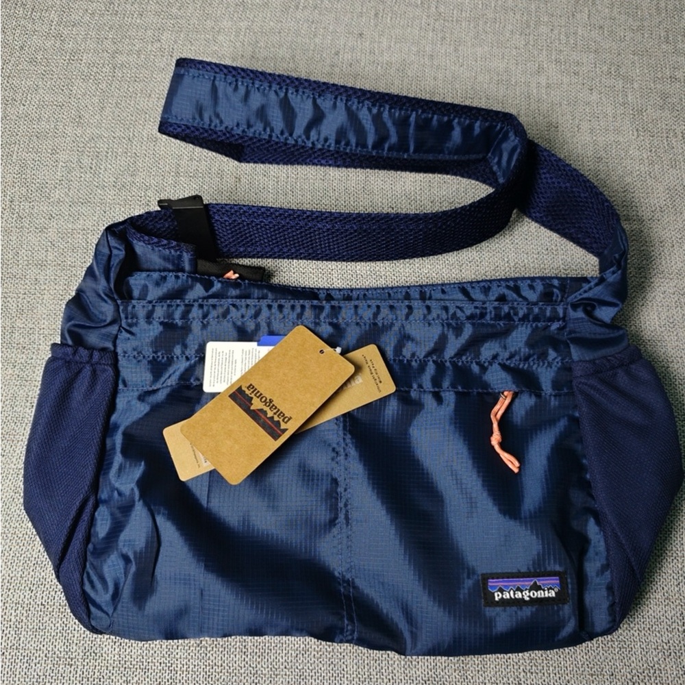 Patagonia Lightweight Navy Courier 15L Crossbody Bag for Men